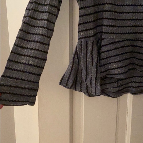 Free people sweater! - Picture 2 of 3